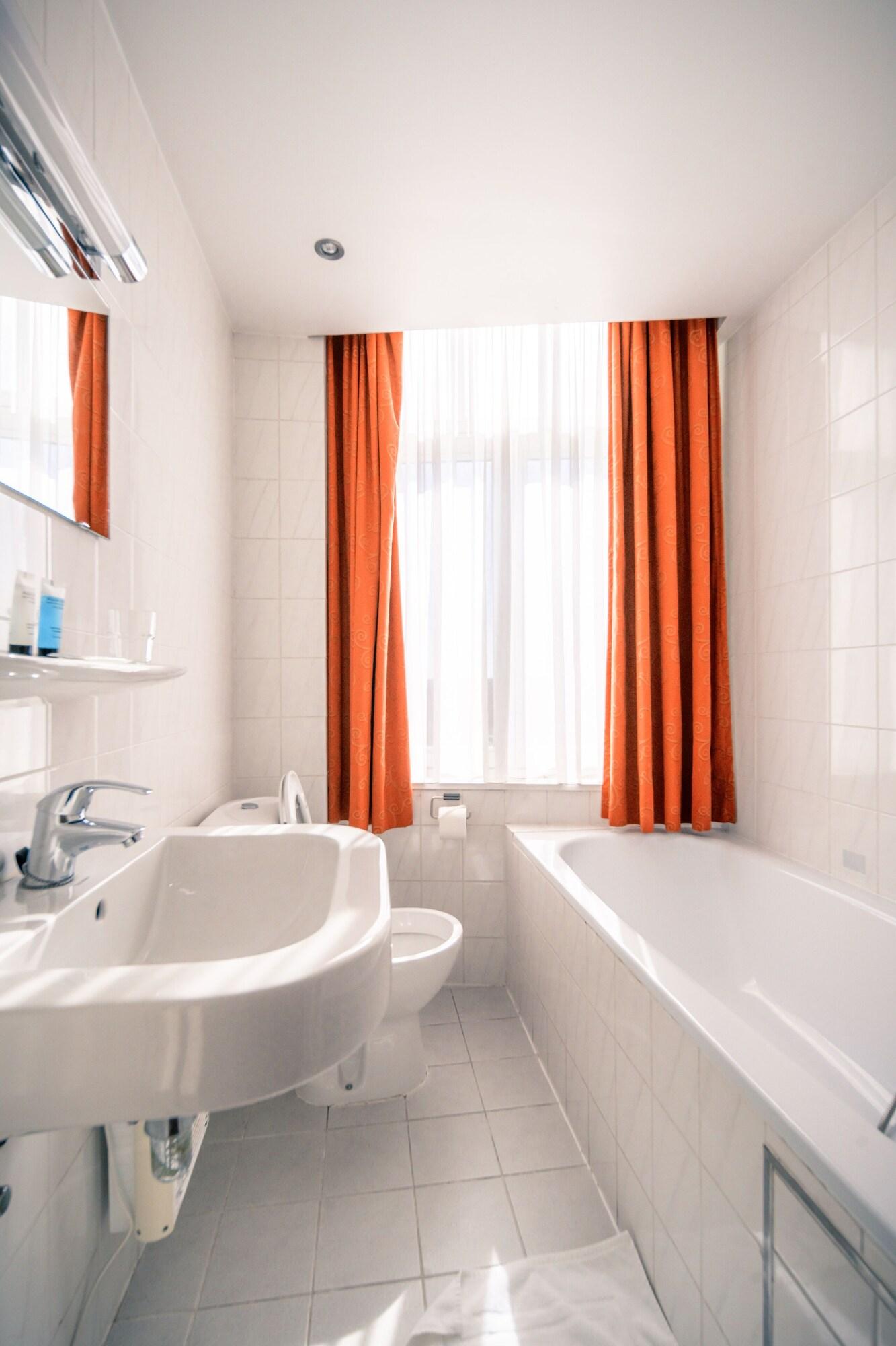 Du Parc Hotel 4*